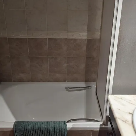 Jarandin 27 - Adosado Familiar En *